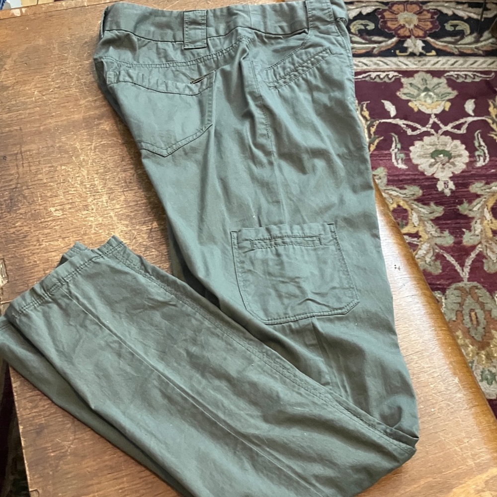 2/35$ DKNY Olive Cargo  Utility Pants – Size 2
